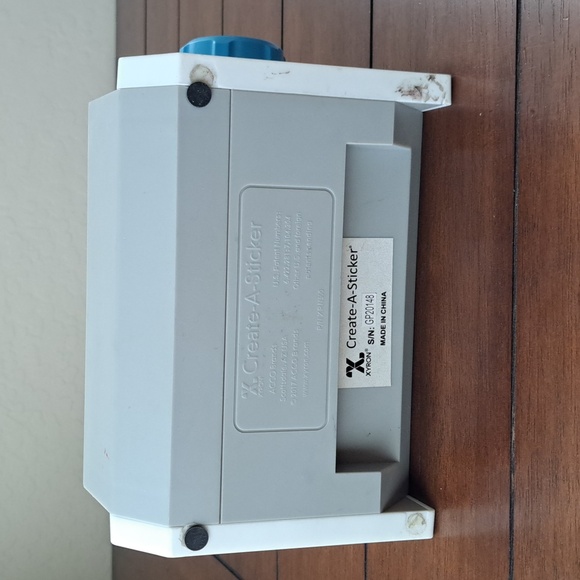 Xyron Create-a-Sticker DIY Custom Sticker And Label Maker - Picture 11 of 13